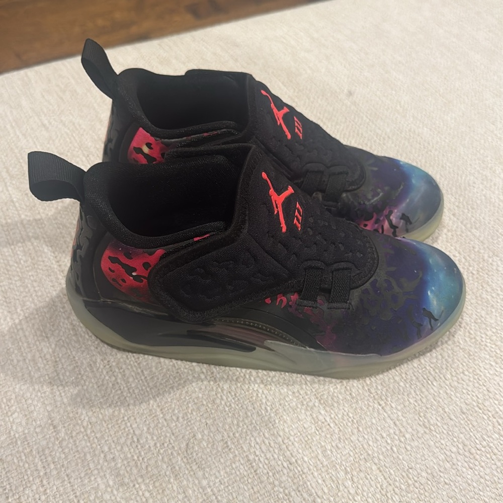 Jordan Zion 3 "Lift Off" Preschool Kids' Basketball Shoe size 2.5Y